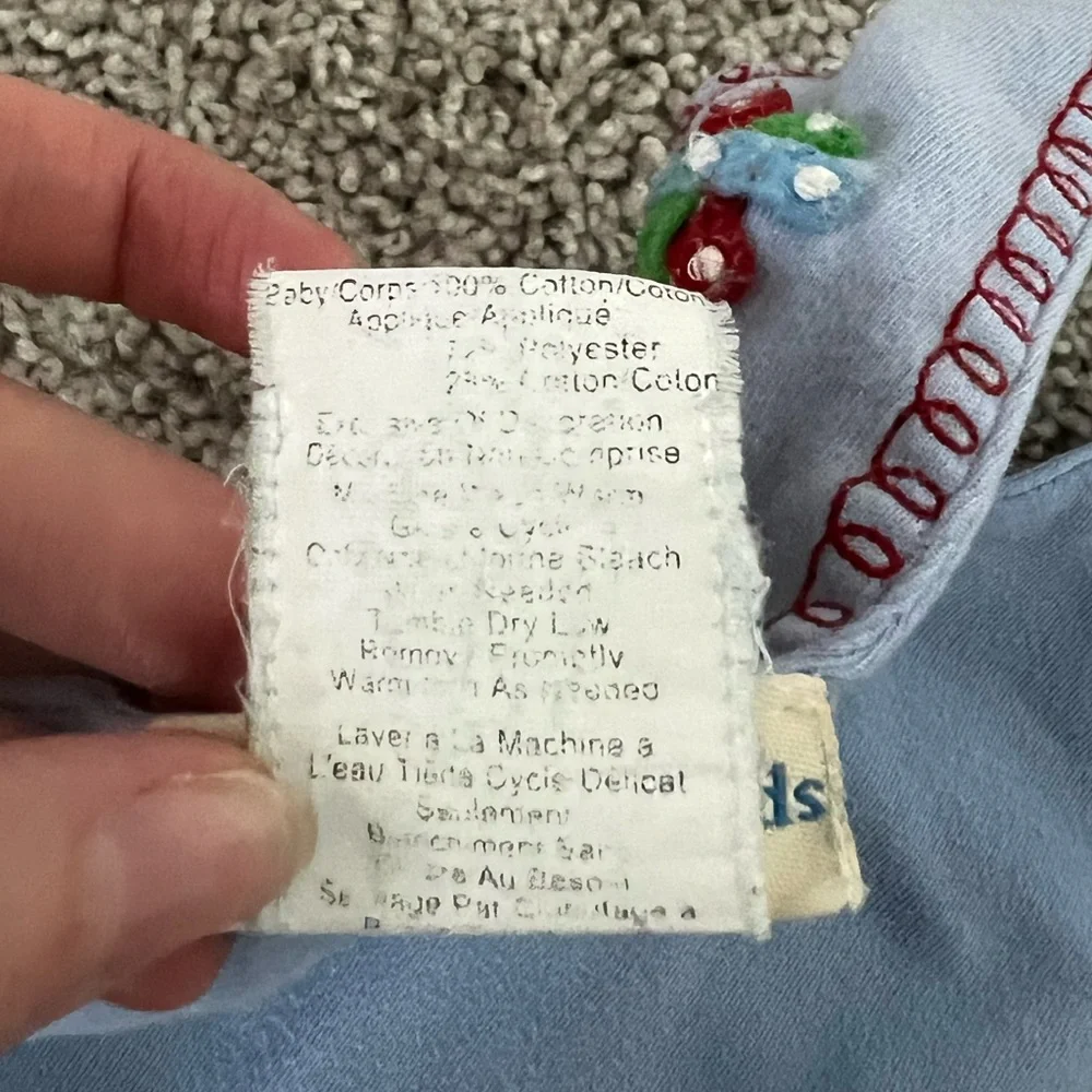 ⛄️POTTERY BARN KIDS: Unisex “baby’s 1st Christmas” theme bib w/velcro, preowned